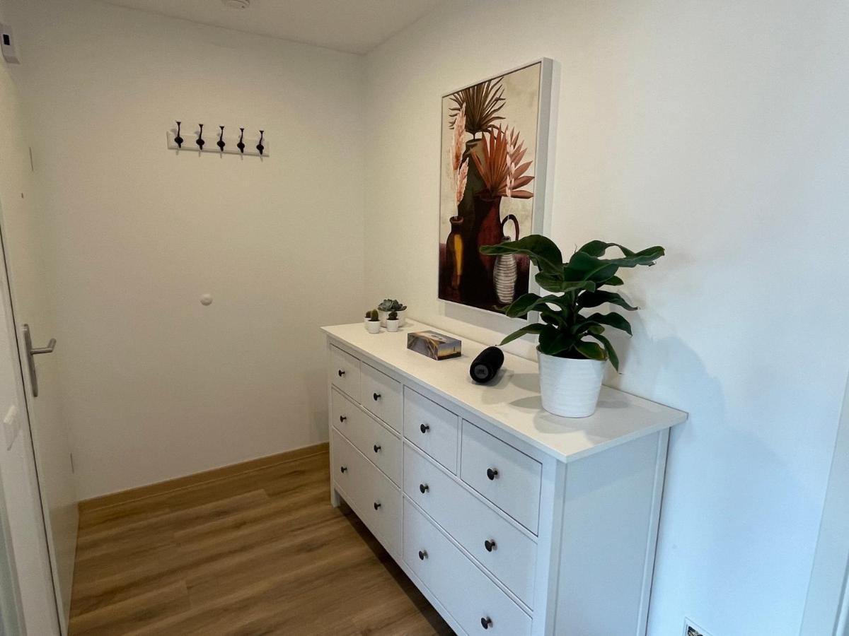 Neue Stilvolle 2-Zimmer Wohnung Im Zentrum Von Вольфсбург Экстерьер фото