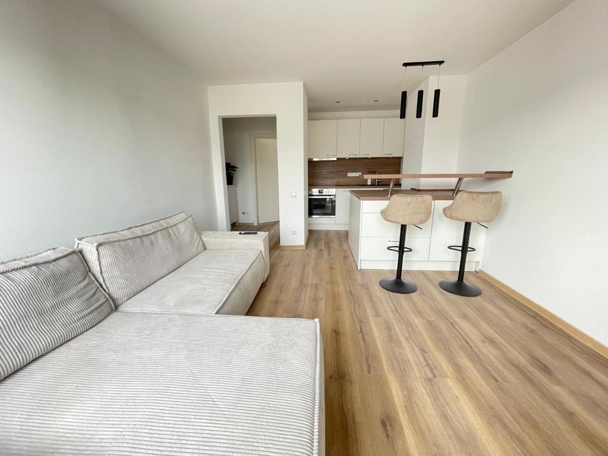 Neue Stilvolle 2-Zimmer Wohnung Im Zentrum Von Вольфсбург Экстерьер фото